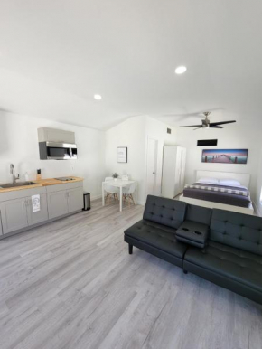 All modern Studio with private entry & parking.